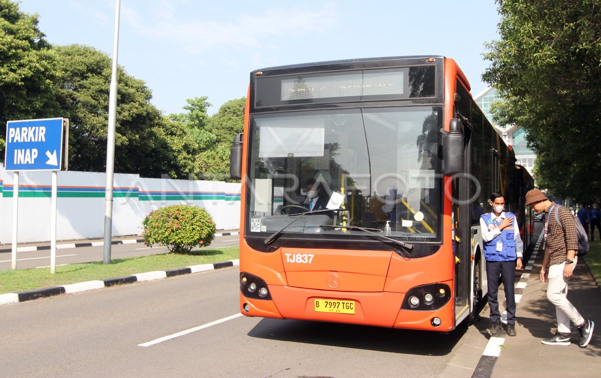 Uji Coba Trans Jakarta Rute Bandara Soekarno Hatta Antara Foto