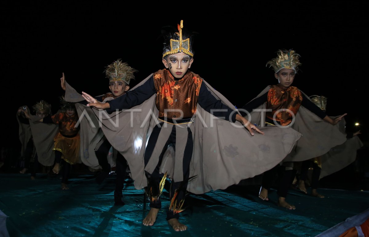 Pembukaan Festival Marabose Di Halmahera Selatan Antara Foto