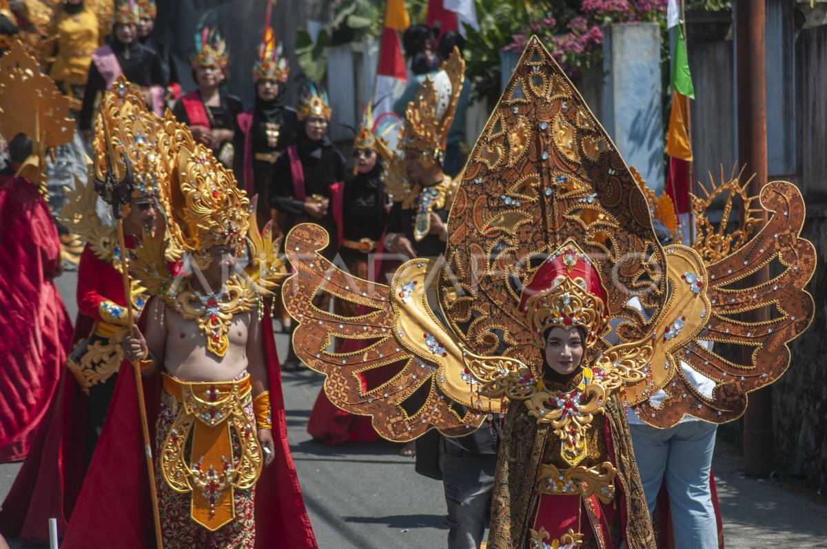 Kirab Culture And Nationality At The Slope Of Mount Merapi Antara Foto