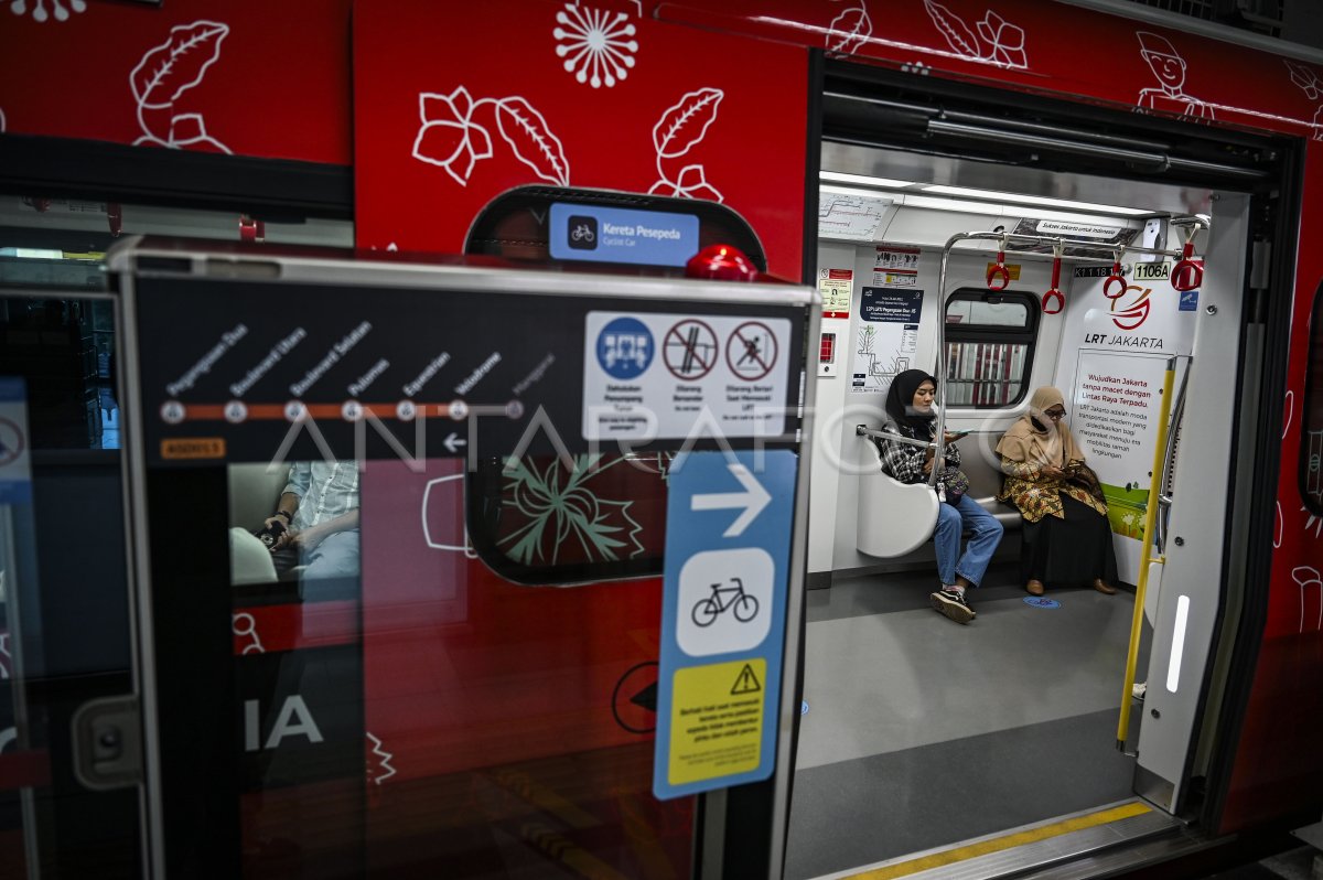 Target Jumlah Penumpang LRT Jakarta 2024 ANTARA Foto