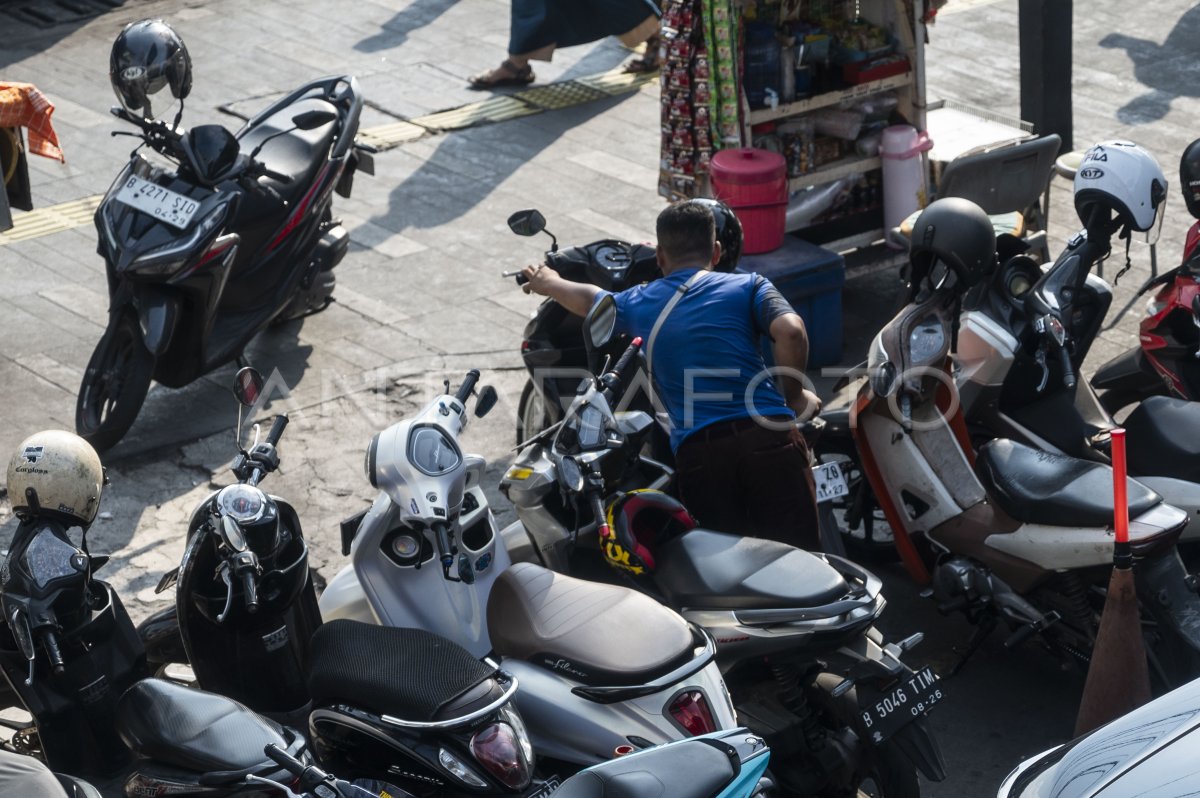 Penertiban Parkir Liar Di Jakarta ANTARA Foto