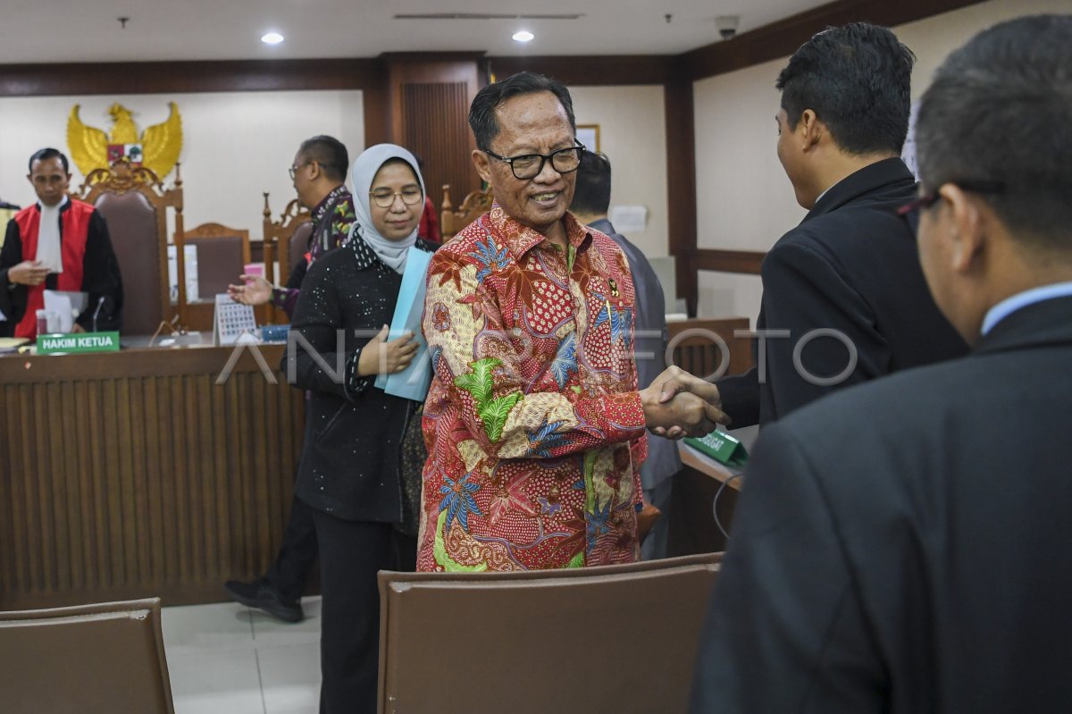 Official Judge Of Gumilang Panji Temple To Mahfud MD ANTARA Foto