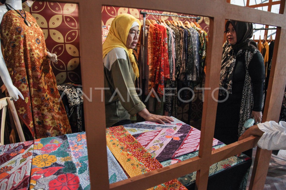 Bazar Produk Umkm Unggulan Daerah Di Semarang Antara Foto