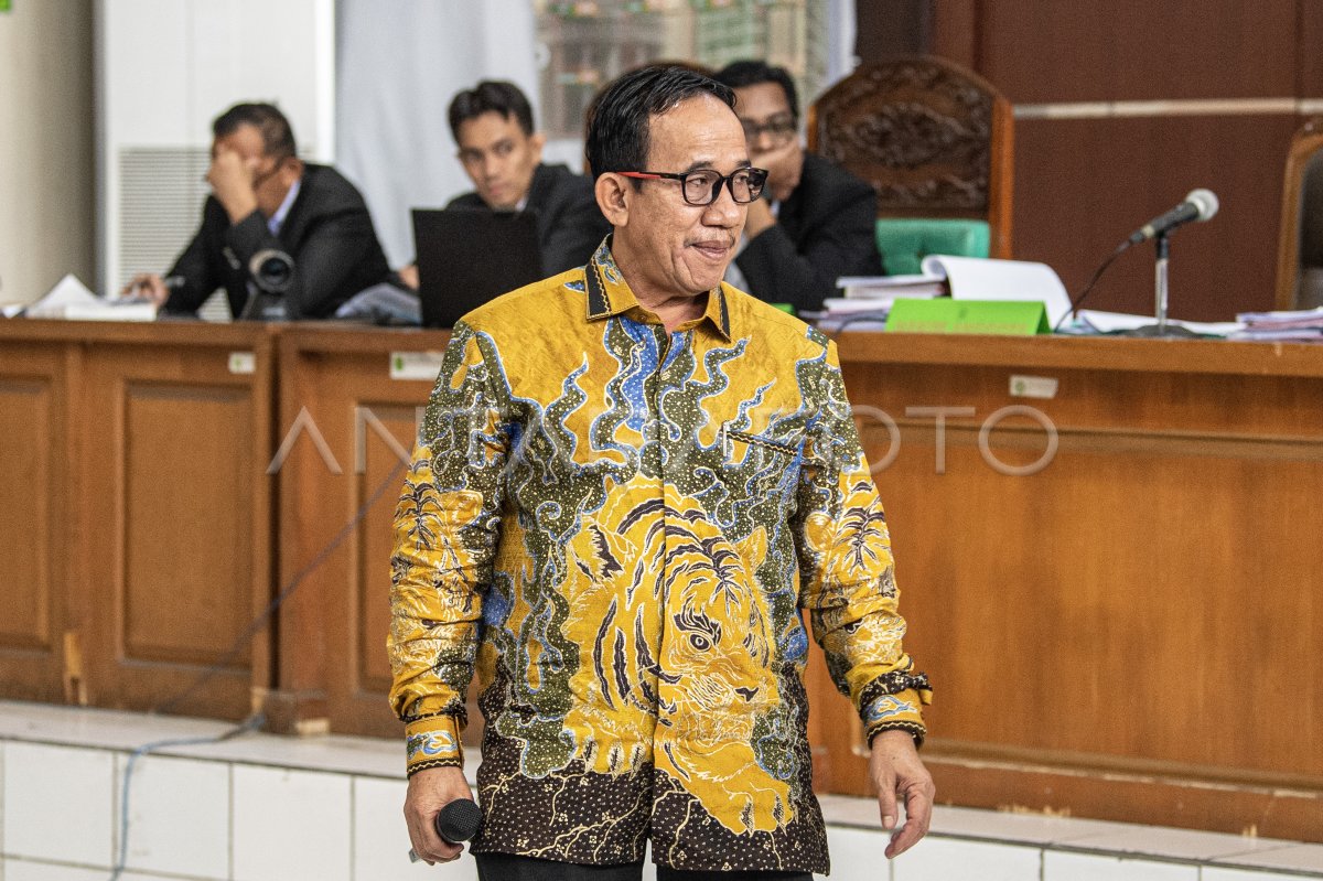 Direktur Utama PT Bukit Asam Menjadi Saksi Kasus Korupsi ANTARA Foto