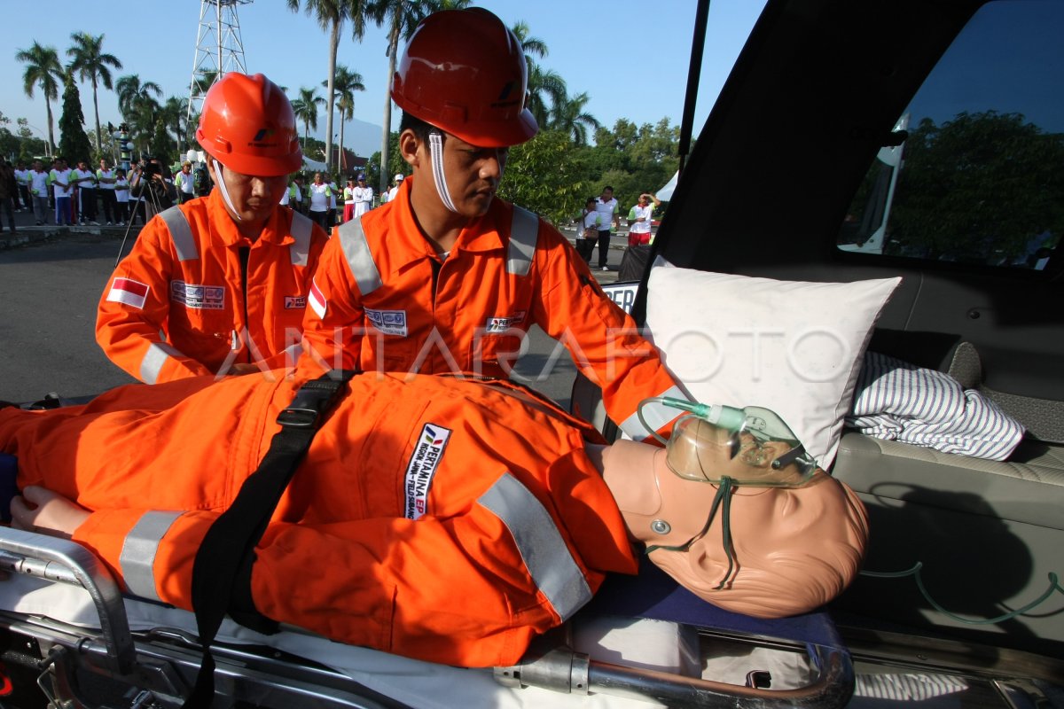 Simulasi Pertolongan Kecelakaan Kerja Antara Foto