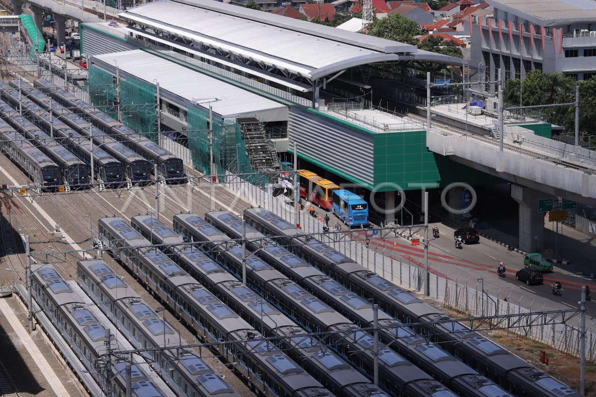 PERKEMBANGAN TERMINAL MRT LEBAK BULUS ANTARA Foto