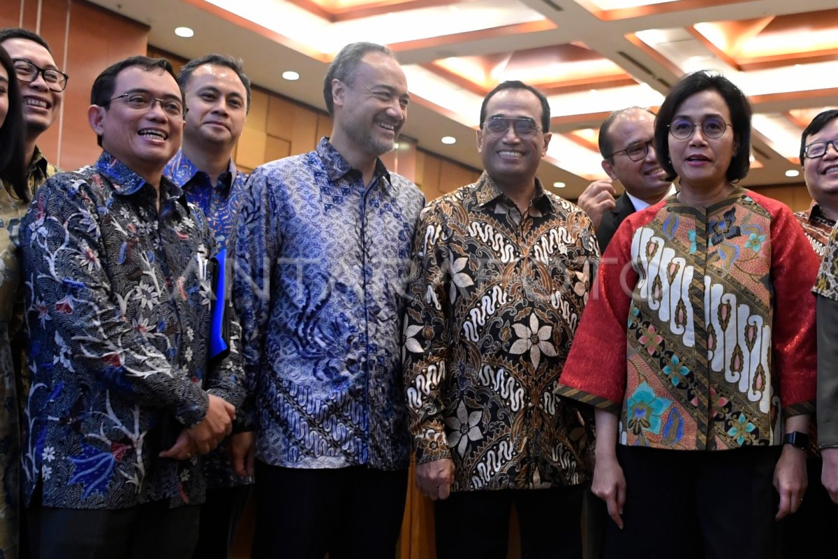 PEMENANG TENDER PROYEK BANDARA KOMODO ANTARA Foto