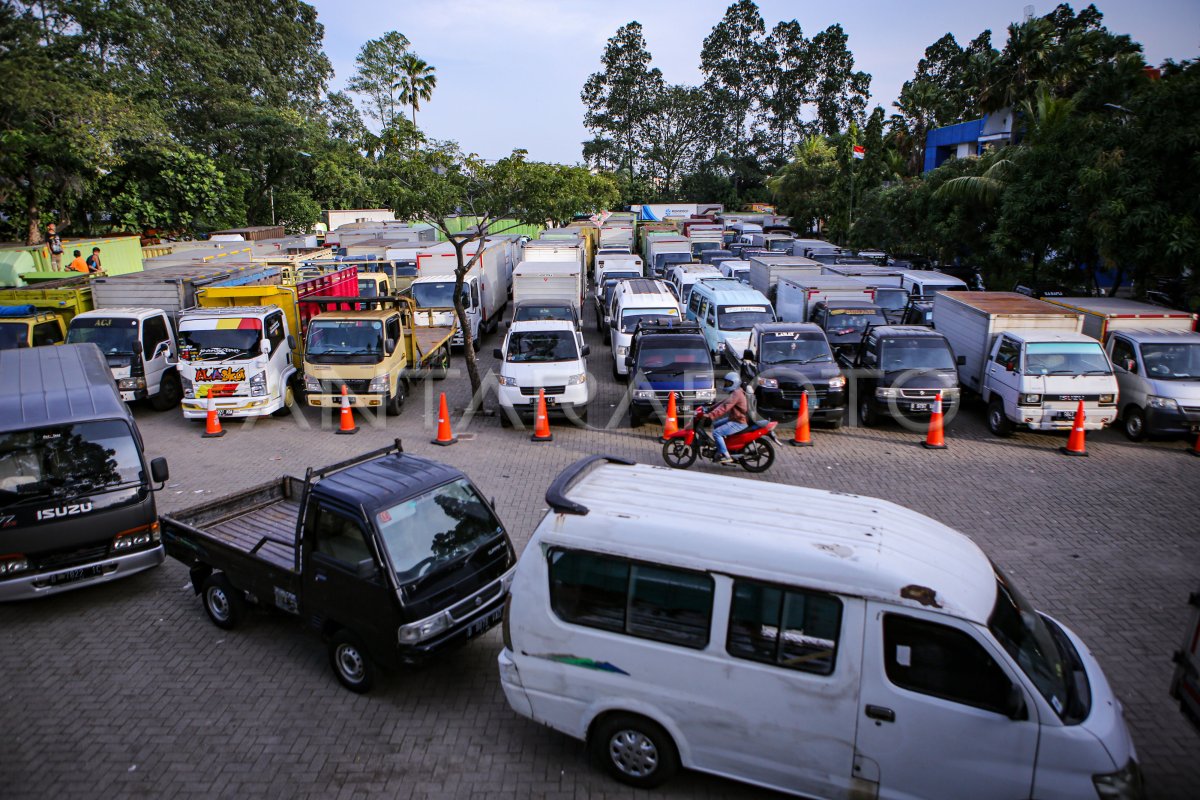 Pelayanan Uji Kir Dibuka Kembali Antara Foto