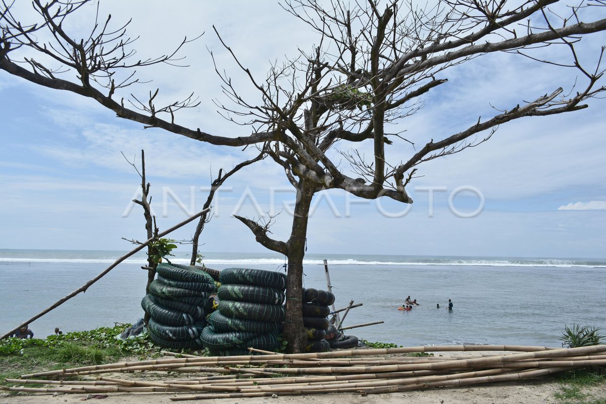 Wisata Pantai Sayang Heulang Garut Antara Foto