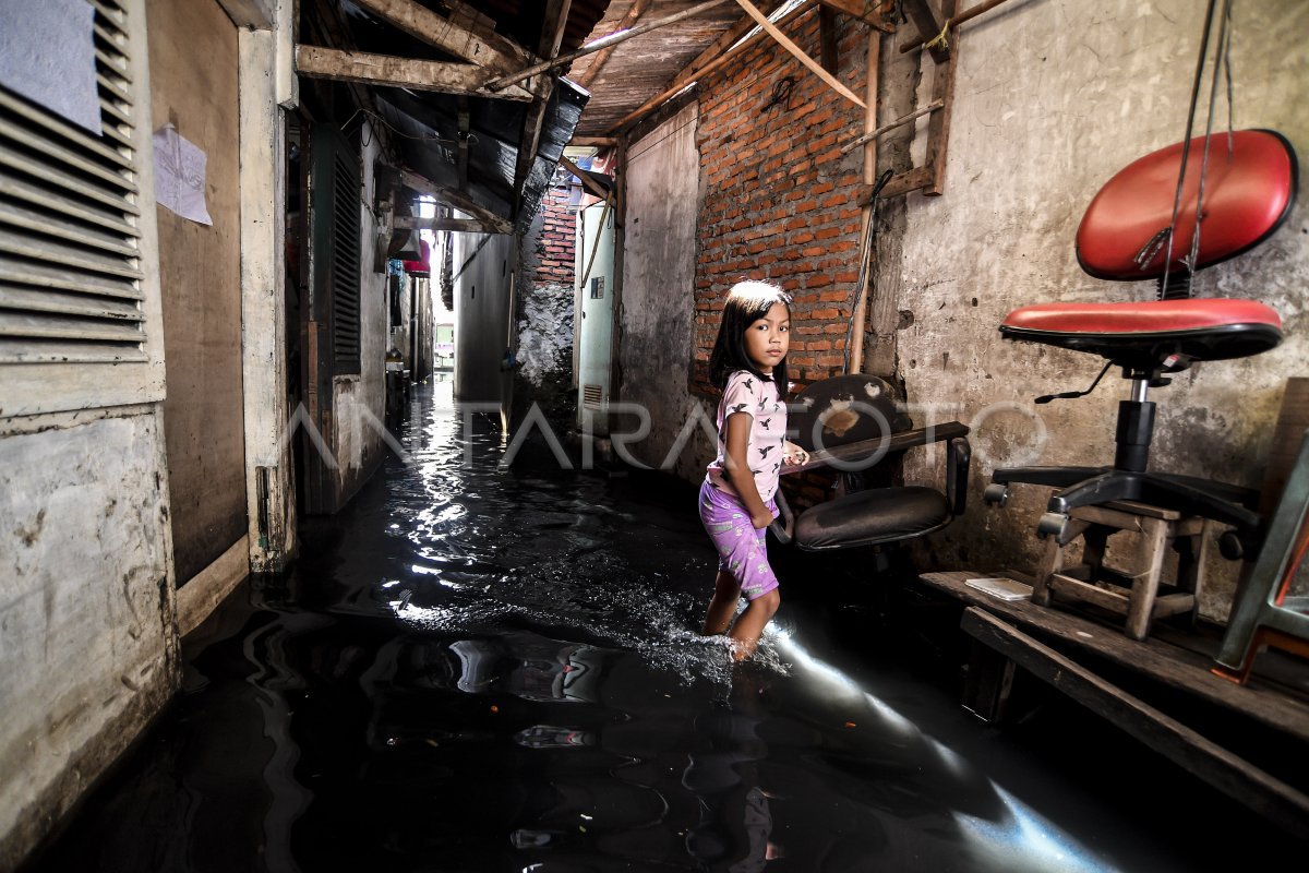 CURAH HUJAN TINGGI PENYEBAB BANJIR DI JAKARTA ANTARA Foto