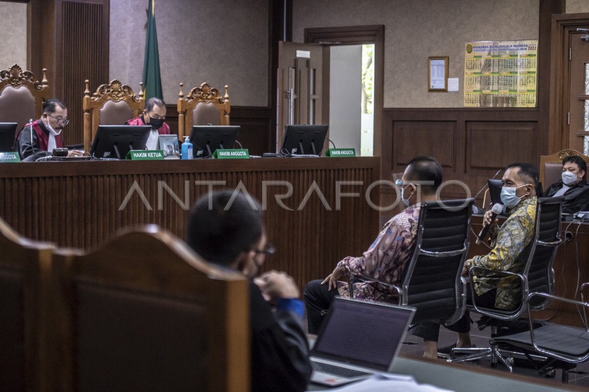 Sidang Pemeriksaan Terdakwa Kasus Suap Pajak Antara Foto