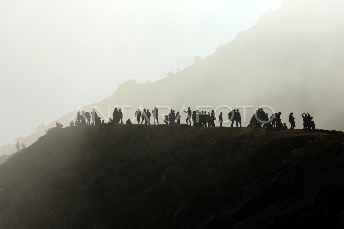 Twa Ijen Ramai Dikunjungi Wisatawan Antara Foto