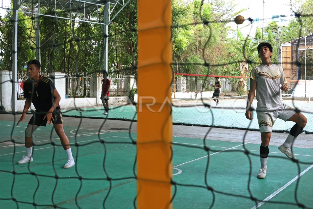 Latihan Tim Sepak Takraw Sulsel Jelang Pon Xxi Antara Foto