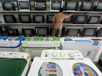 PENJUALAN ELEKTRONIK MENINGKAT ANTARA Foto