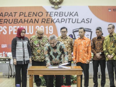 RAPAT PLENO TERBUKA DPS PEMILU 2019 ANTARA Foto