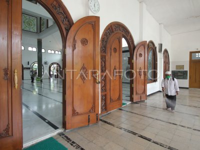 MASJID RAHMAT SURABAYA ANTARA Foto