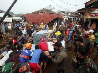 Banjir Bandang Sukabumi Antara Foto