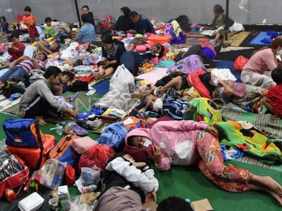 Pengungsi Terdampak Banjir Bandang Kota Batu Antara Foto