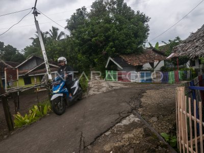 Reaktivasi Jalur Kereta Api Rangkasbitung Labuan Antara Foto