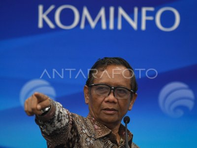 Konferensi Pers Mahfud Md Sebagai Plt Menkominfo Antara Foto