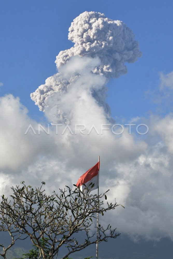 LETUSAN GUNUNG AGUNG ANTARA Foto