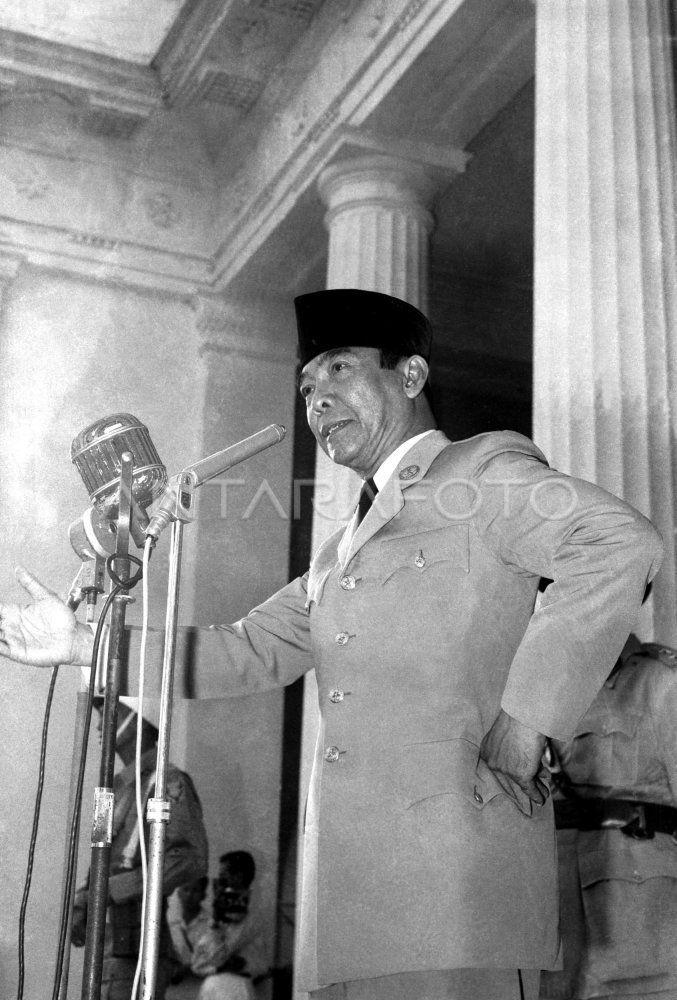 Gaya Berpidato Soekarno Antara Foto