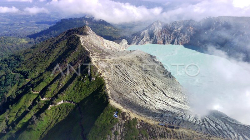 Twa Ijen Ramai Dikunjungi Wisatawan Antara Foto