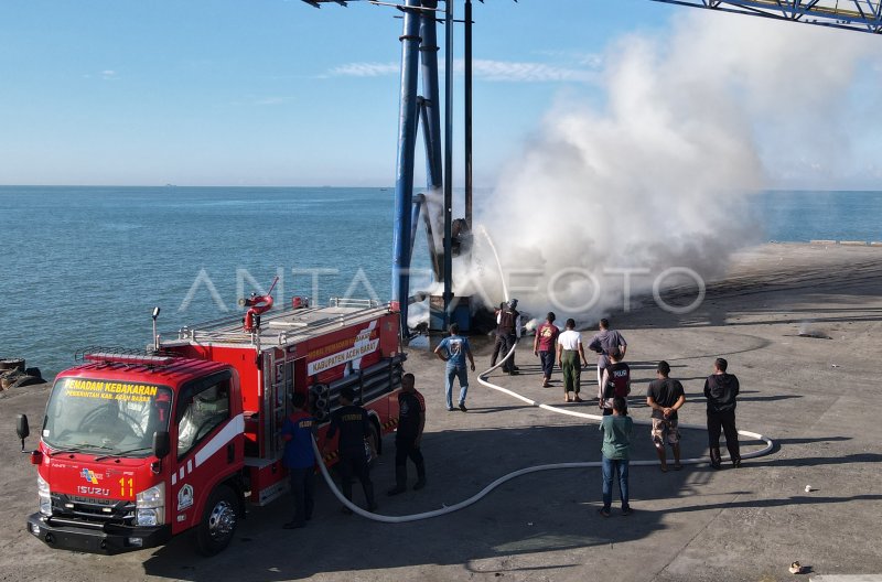 Conveyor Batu Bara Terbakar Di Aceh Barat Antara Foto