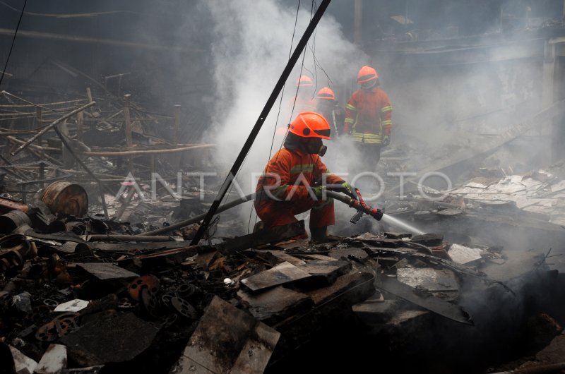 Kebakaran Pabrik Tekstil Antara Foto