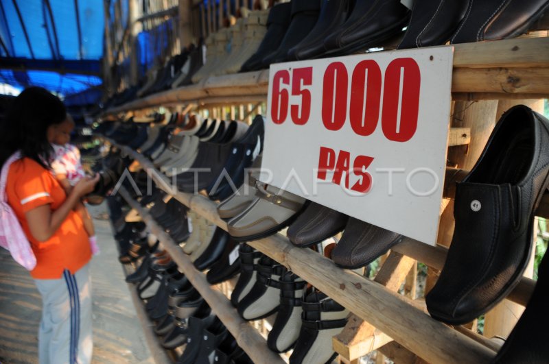 Sepatu Produksi Lokal Antara Foto