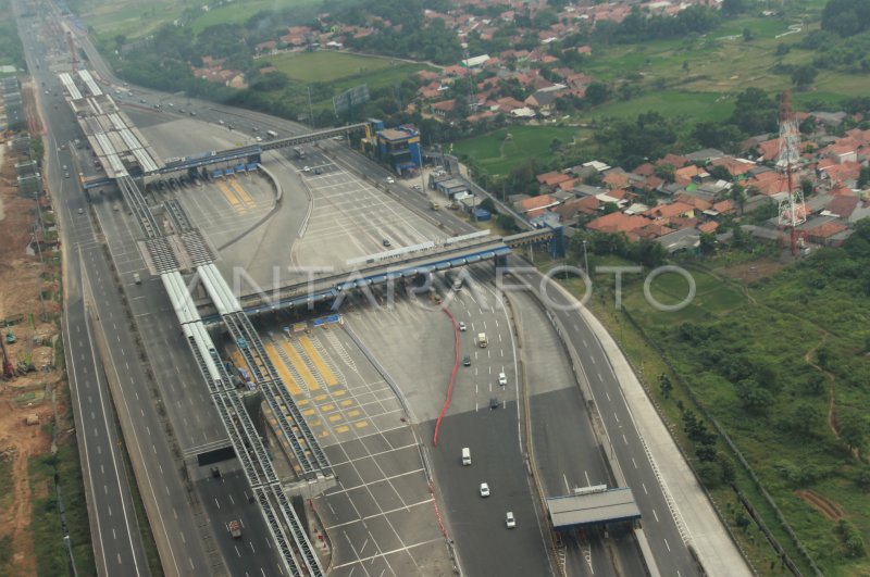 ARUS MUDIK TOL CIKAMPEK H 2 LEBARAN ANTARA Foto