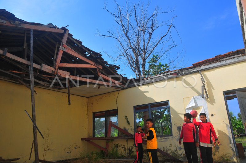 SEKOLAH RUSAK DI KUDUS ANTARA Foto