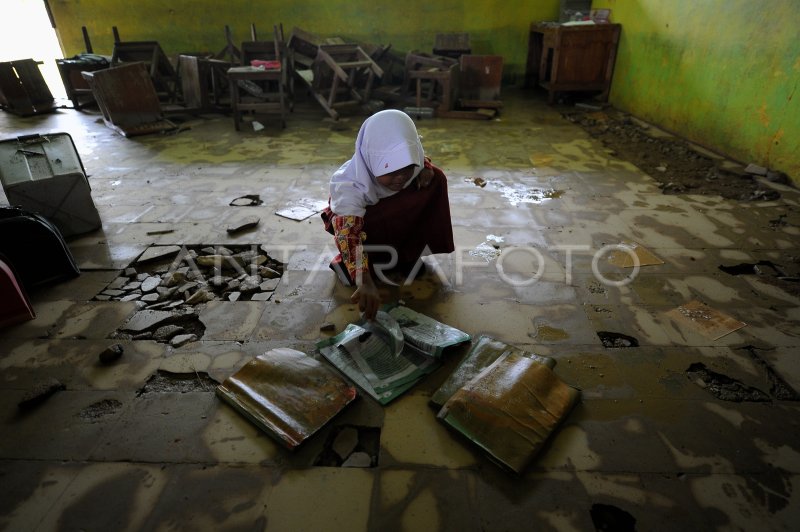 Sekolah Masih Diliburkan Akibat Banjir Antara Foto