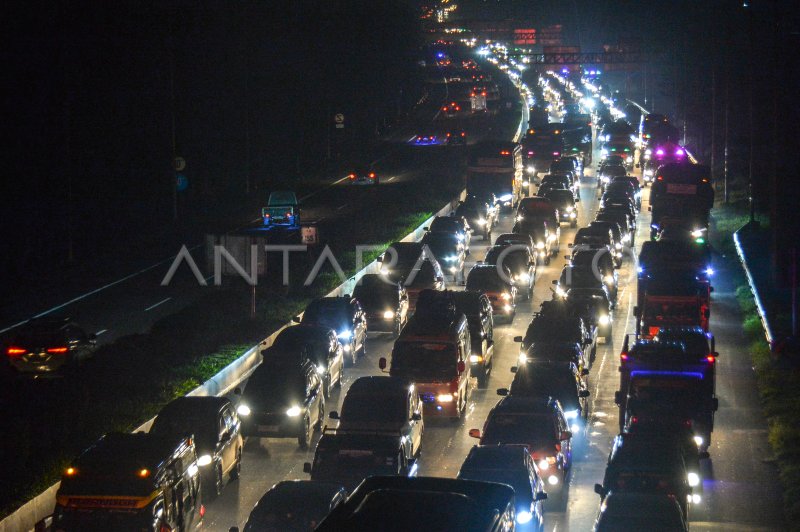 Arus Mudik Di Gerbang Tol Cileunyi Antara Foto