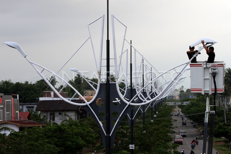 Penerangan Jalan Umum Antara Foto