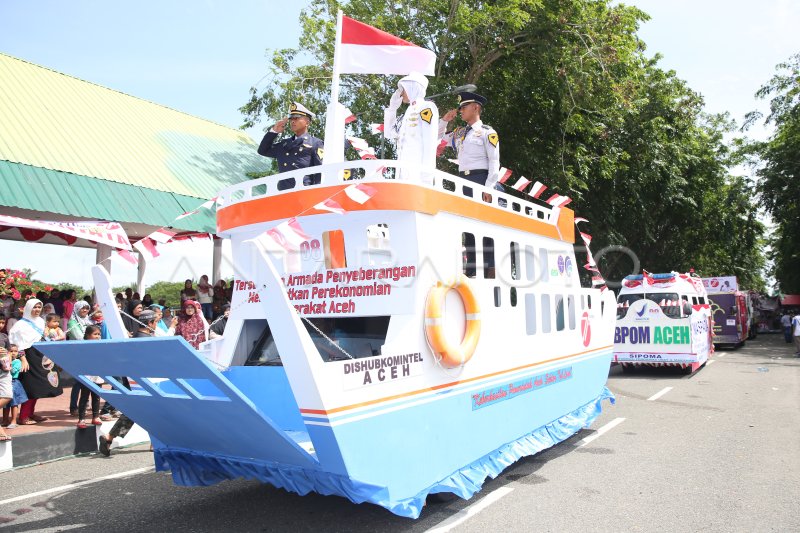 Pawai Mobil Hias Hut Kemerdekaan Antara Foto