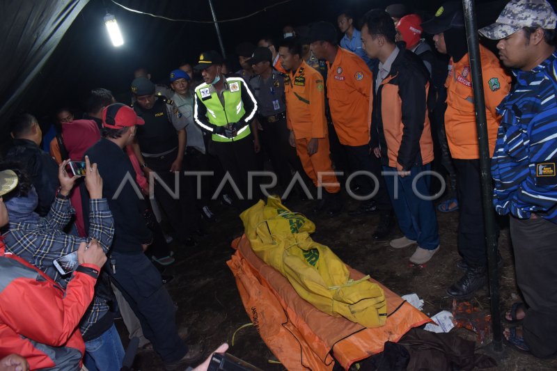 Pendaki Gunung Lawu Tewas Antara Foto