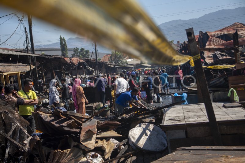 PASCA KEBAKARAN PASAR INDUK GEDEBAGE ANTARA Foto