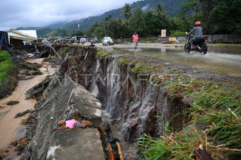 AKIBAT BANJIR BANDANG SENTANI ANTARA Foto