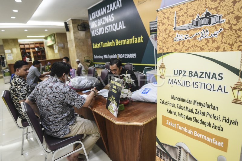 Zakat Fitrah Masjid Istqlal Antara Foto