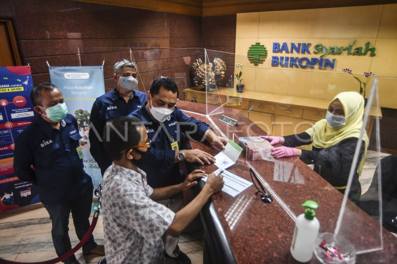 PELUNCURAN PRODUK IHSAN BANK BUKOPIN SYARIAH ANTARA Foto