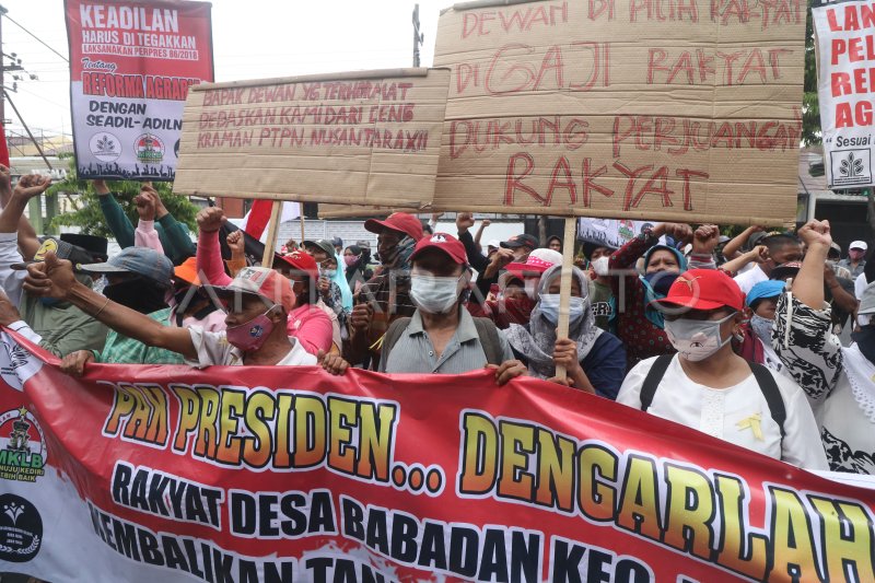 Tuntut Pengembalian Lahan Petani Lereng Kelud Antara Foto