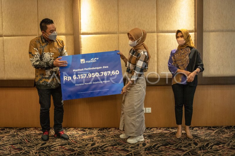 Klaim Asuransi Axa Mandiri Antara Foto