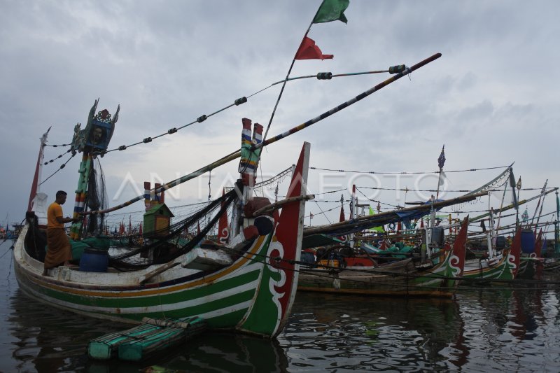 NELAYAN TIDAK MELAUT KARENA CUACA BURUK ANTARA Foto