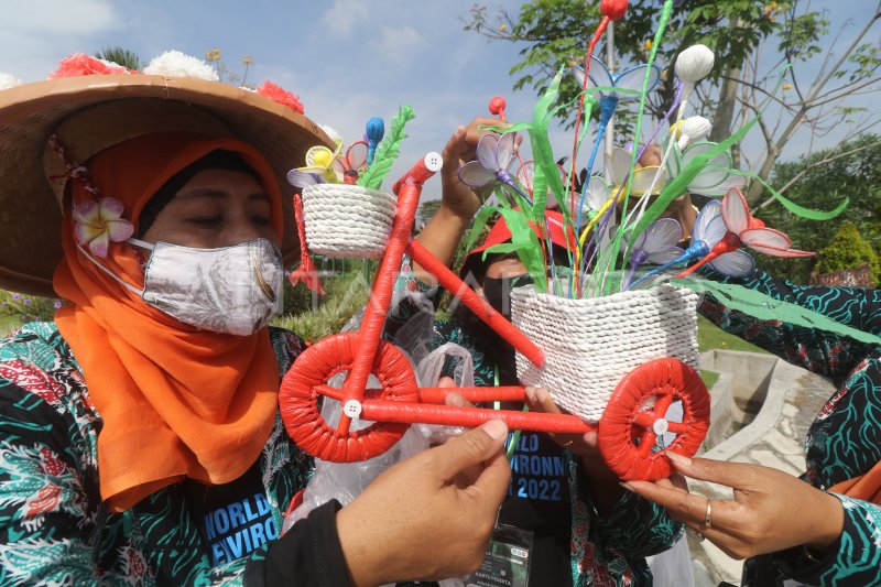 Lomba Daur Ulang Sampah Antara Foto