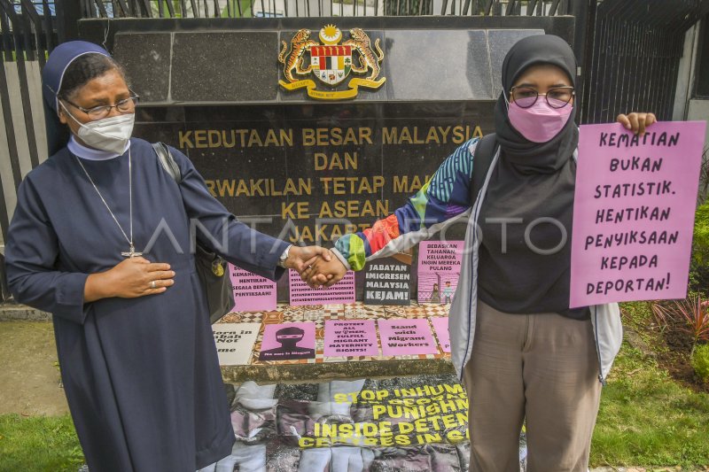 AKSI PROTES PENYIKSAAN BURUH MIGRAN DI MALAYSIA ANTARA Foto