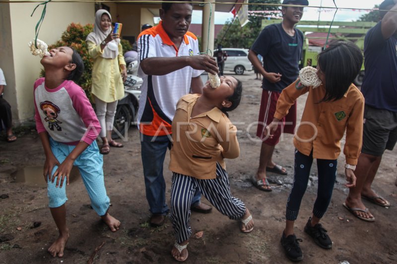 PERLOMBAAN UNTUK MENYAMBUT HUT KEMERDEKAAN RI ANTARA Foto