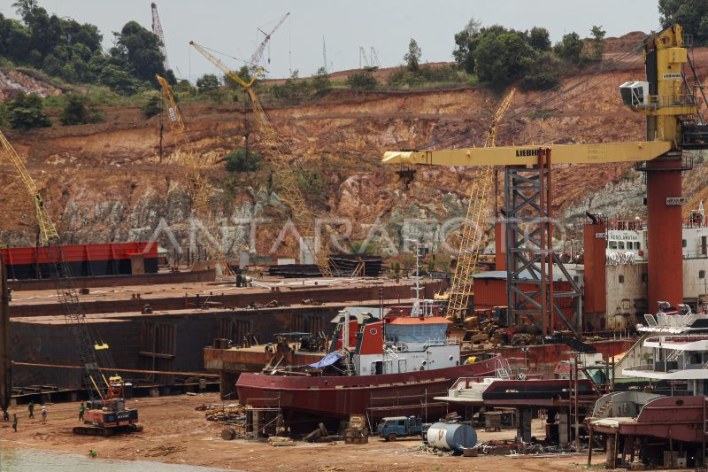 Industri Perkapalan Di Batam Antara Foto