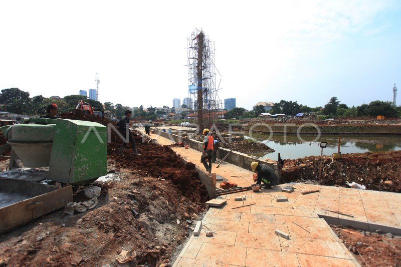 Pembangunan Waduk Lebak Bulus Antara Foto