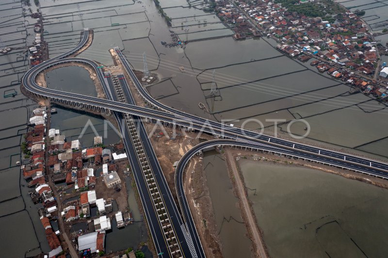 TARGET PENGOPERASIAN JALAN TOL SEMARANG DEMAK SEKSI II ANTARA Foto